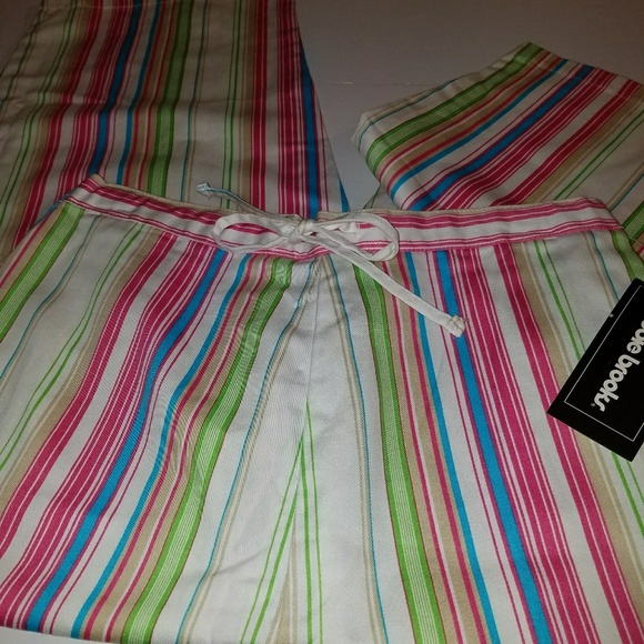 NWT Bobby Brooks Ladies Capris Size 10-12 - Picture 1 of 4